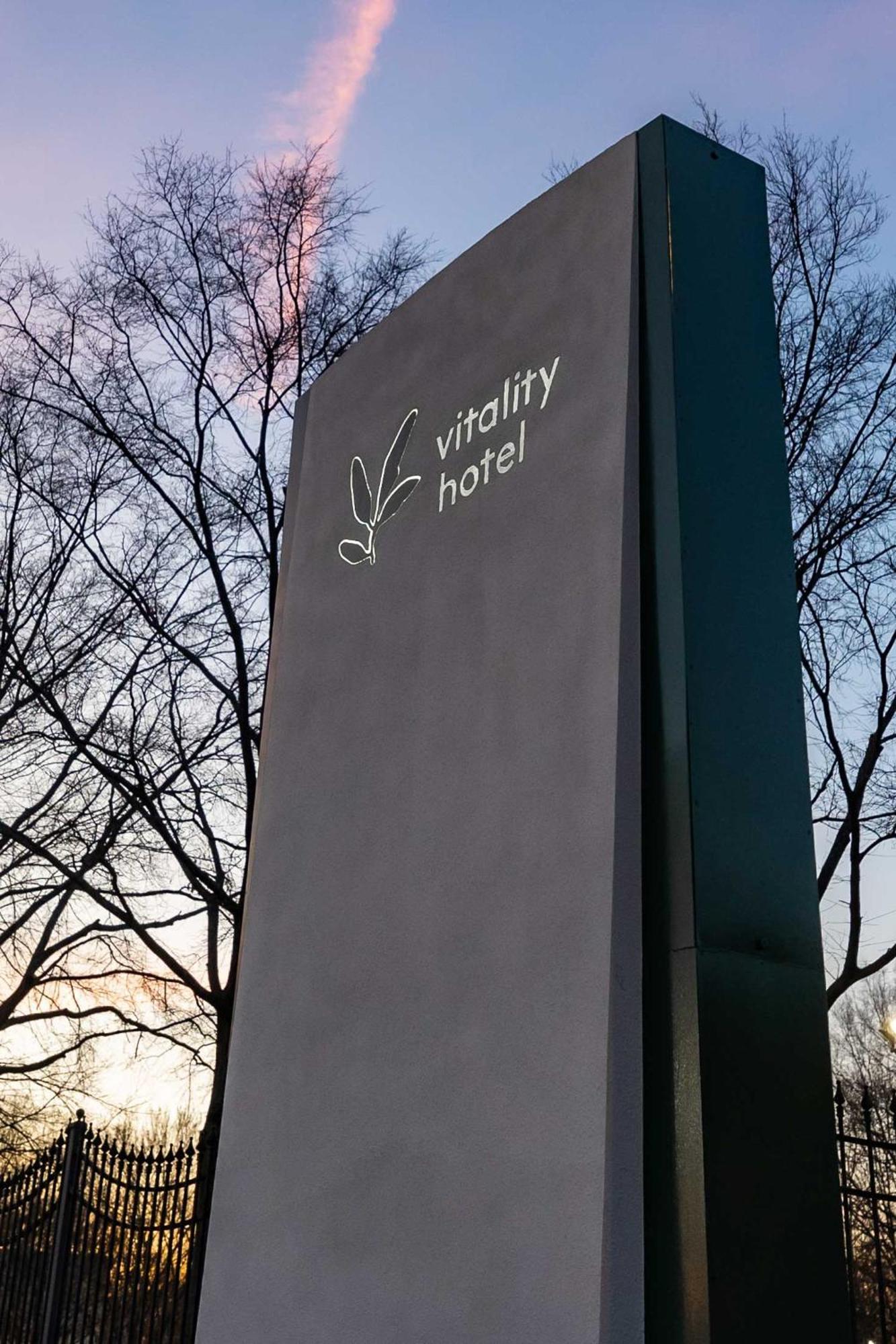 Memphis Vitality Hotel Bagian luar foto